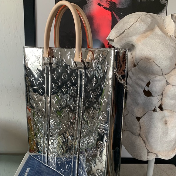 SOLD!!! NWT Louis Vuitton Men’s F/W 21-22 Mirror Sac Plat - Picture 10 of 16